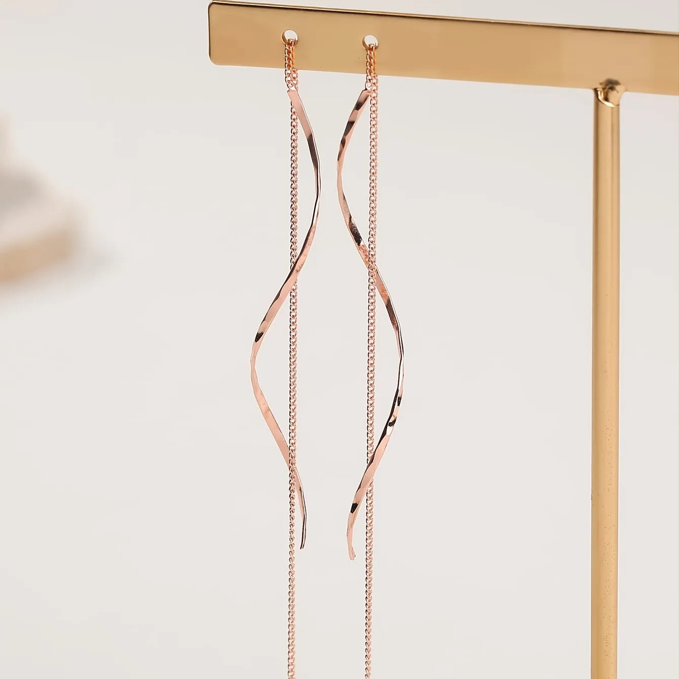 Lange Oorbellen met Golfvormig Ontwerp